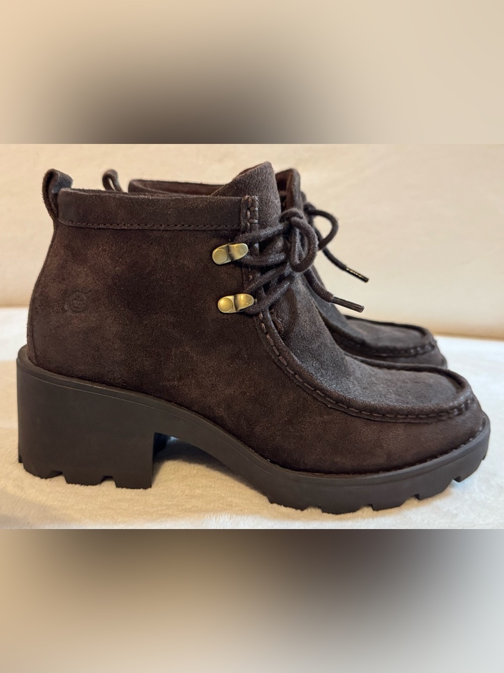 NEW Born Women’s Griffin Lace-up Lug Sole Boots Dark Brown Suede Leather Size 7 - Picture 3 of 10
